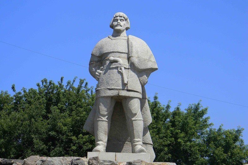 Памятник Е. Пугачеву