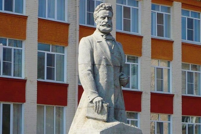 Памятник Христо Ботеву