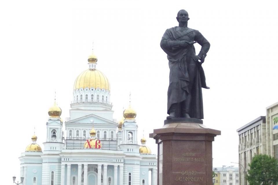 Памятник адмиралу Российского флота Ф. Ф. Ушакову