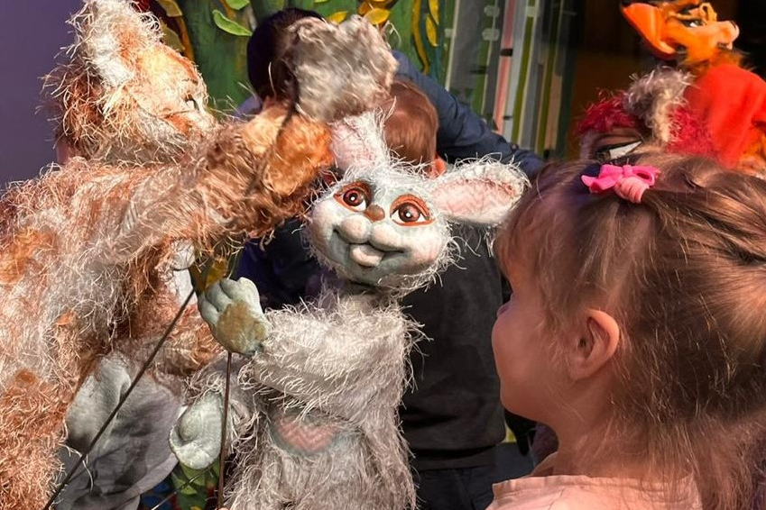 Знакомство с закулисьем