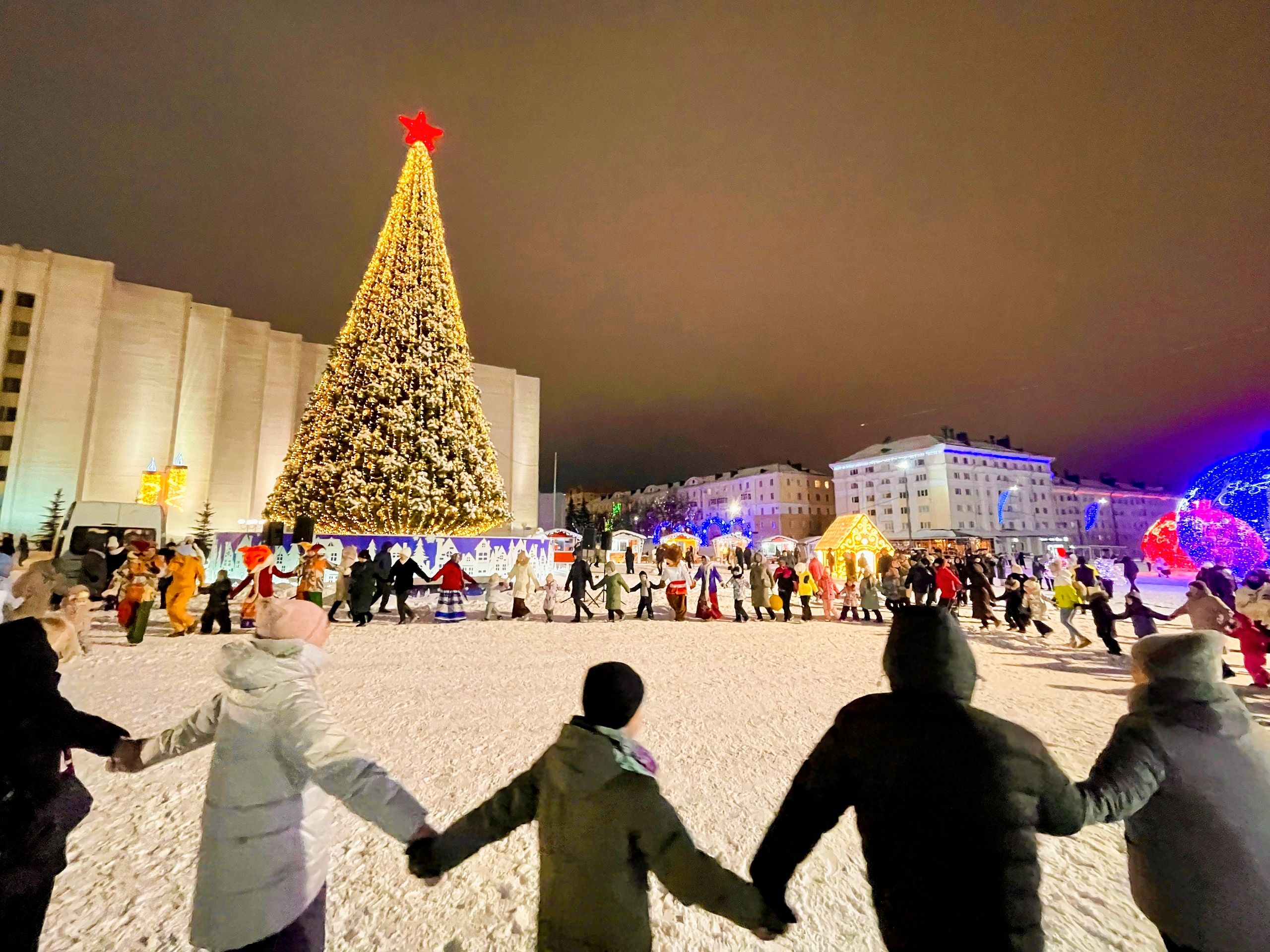 В столице Мордовии Рождество отметили праздничными концертами на площадях города