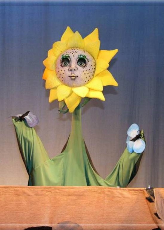 Спектакль «Петушок и подсолнух»