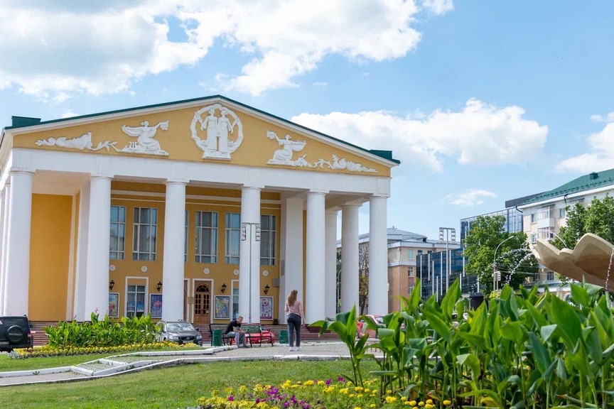 Театральная площадь
