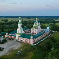 Монастырь (Весна)